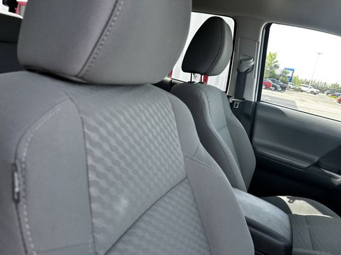 Certified 2022 Toyota Tacoma SR AWD/4WD image 13