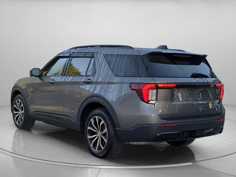 Used 2026 Ford Explorer ST-Line w/ ST-Line Street Pack RWD image 42