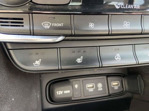 Used 2019 Hyundai Santa Fe FWD image 17