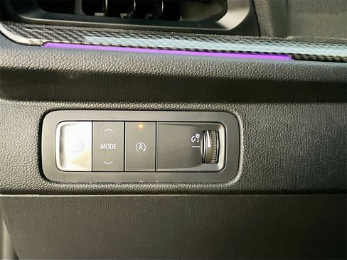 Used 2025 Chevrolet Traverse High Country image 10