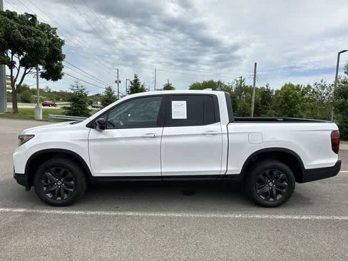 Used 2024 Honda Ridgeline Sport image 2