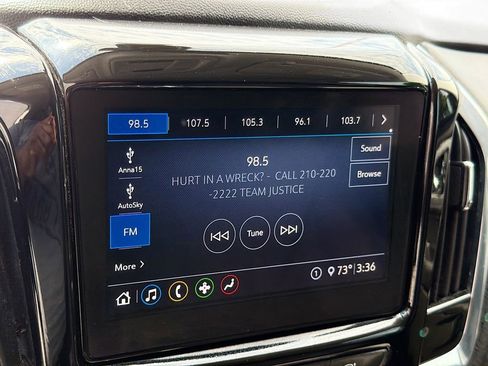 Used 2020 Chevrolet Traverse LT image 14