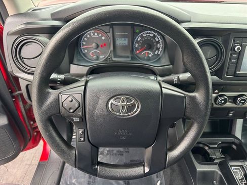 Used 2016 Toyota Tacoma SR image 9