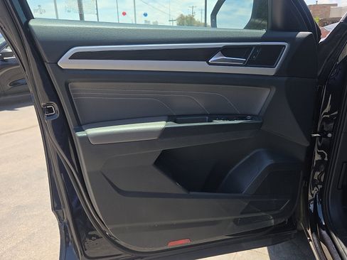 Used 2022 Volkswagen Atlas SE w/ Panoramic Sunroof Package AWD/4WD image 8