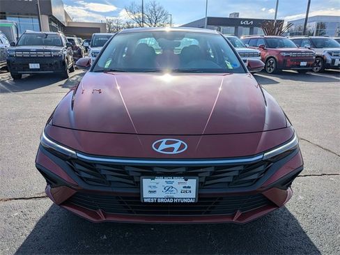 Certified 2024 Hyundai Elantra SEL image 9