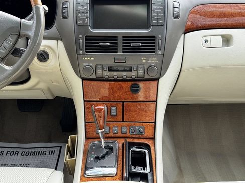 Used 2005 Lexus LS 430 w/ Ultra Luxury Pkg RWD image 24