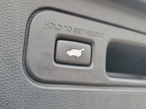 Used 2024 Honda Pilot TrailSport image 9