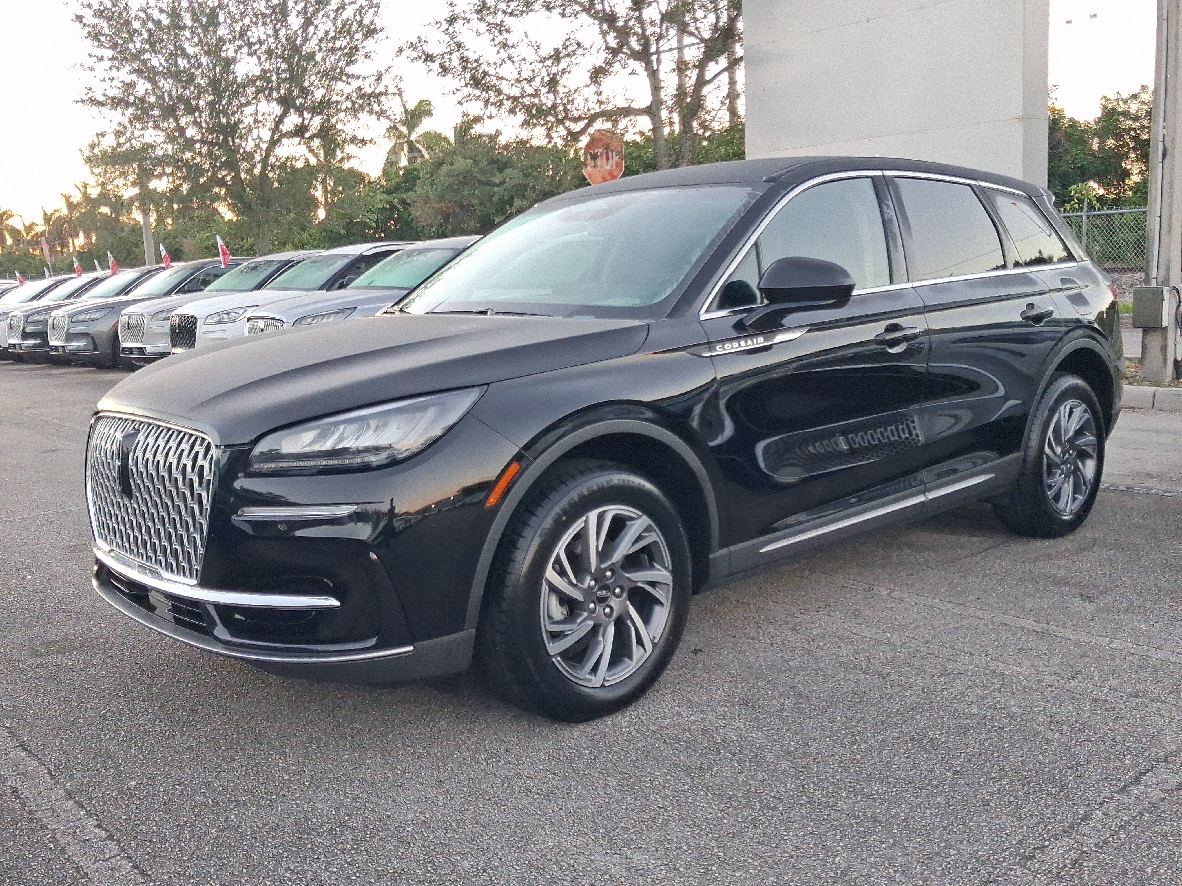 Certified 2023 Lincoln Corsair FWD image 2