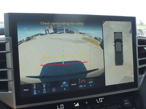 Used 2024 Toyota Tundra Limited AWD/4WD image 7