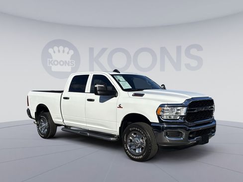 Used 2024 RAM 2500 Tradesman w/ Chrome Appearance Group image 10