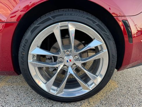 Used 2021 Chevrolet Camaro LT w/ Wild Cherry Design Package 1 RWD image 18