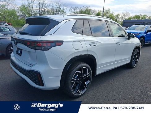 New 2026 Volkswagen Tiguan SEL R-Line AWD/4WD image 3