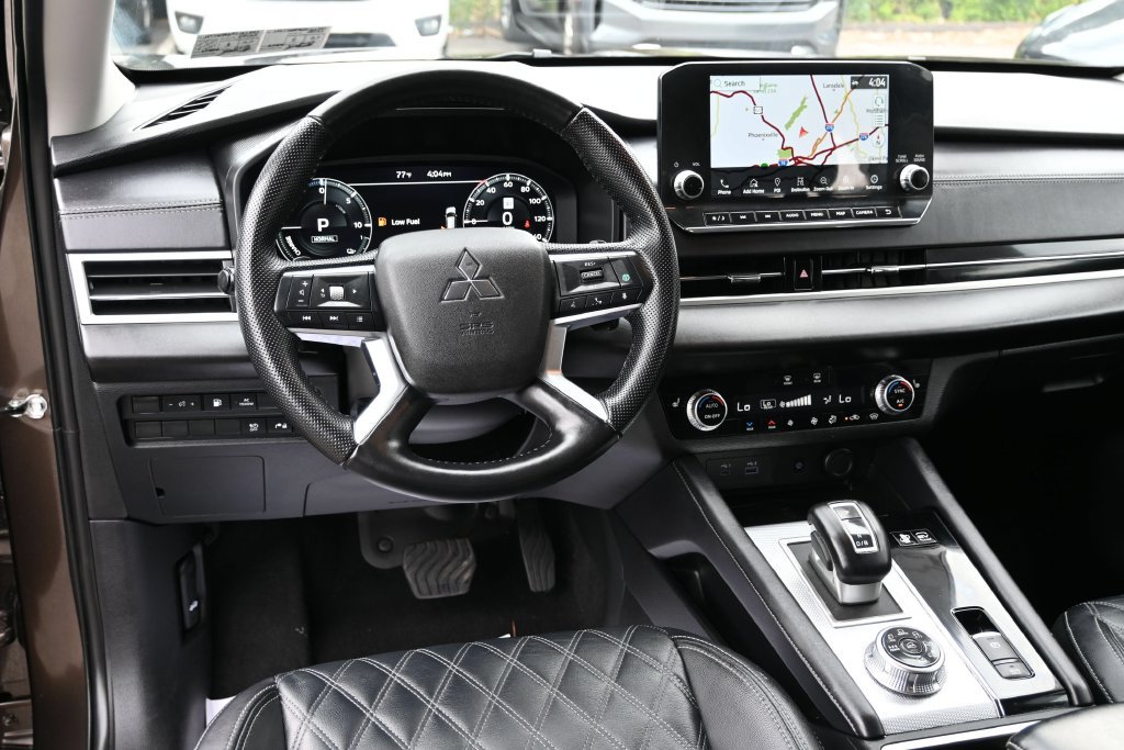 Used 2024 Mitsubishi Outlander SEL Black Edition AWD/4WD image 32