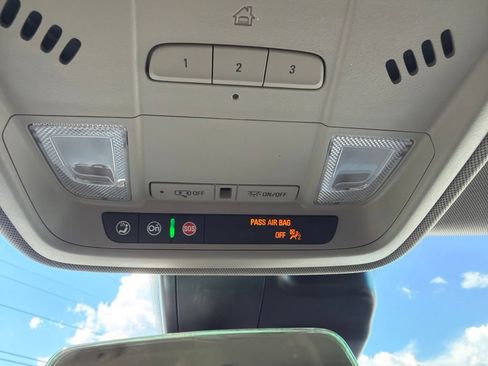 Used 2023 Cadillac XT4 Luxury FWD image 12