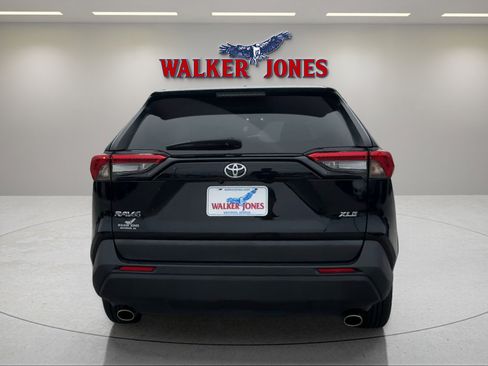 Used 2023 Toyota RAV4 XLE image 4