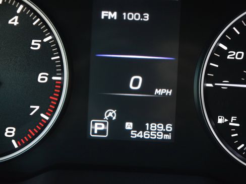 Used 2021 Subaru Outback Premium image 11