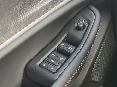 New 2025 Jeep Grand Cherokee Limited w/ Black Appearance Package image 30