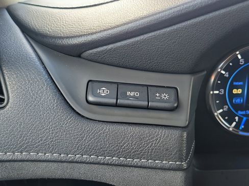 Used 2018 Cadillac Escalade Luxury image 21