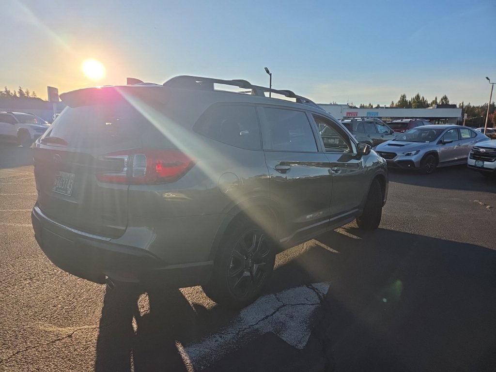 Used 2023 Subaru Ascent Onyx Edition AWD/4WD image 7