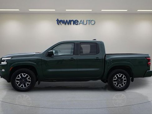 Used 2024 Nissan Frontier SL image 2