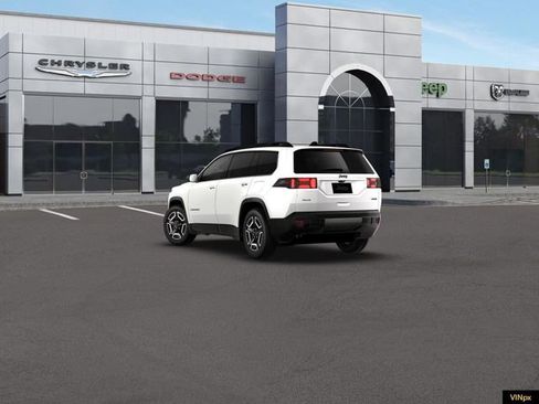 New 2026 Jeep Cherokee Laredo image 5
