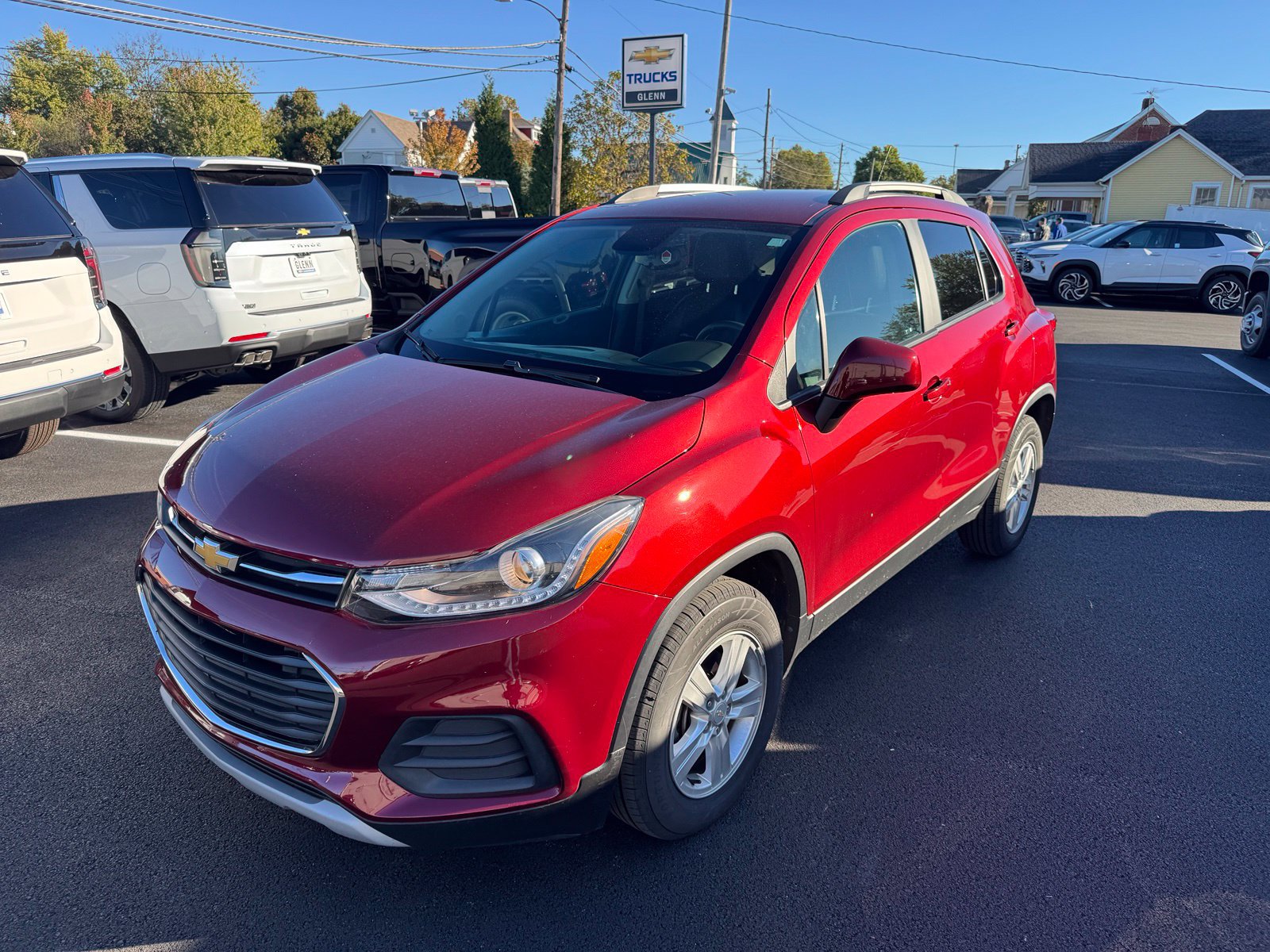 Used 2022 Chevrolet Trax LT w/ LT Convenience Package AWD/4WD image 2