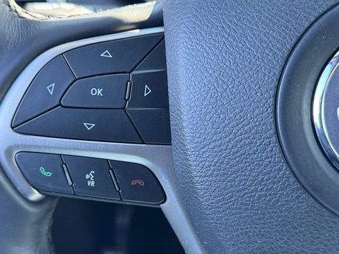 Certified 2021 Jeep Grand Cherokee Laredo image 22