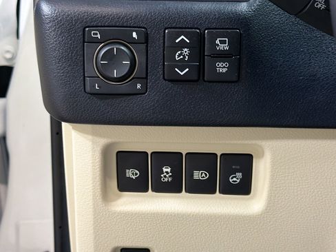 Used 2023 Lexus GX 460 Luxury w/ Sport Design Package AWD/4WD image 34