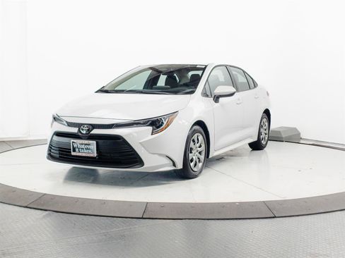 Certified 2025 Toyota Corolla LE FWD image 3