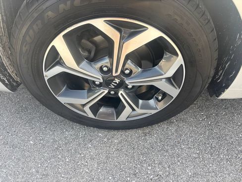 Used 2019 Kia Forte LXS FWD image 17