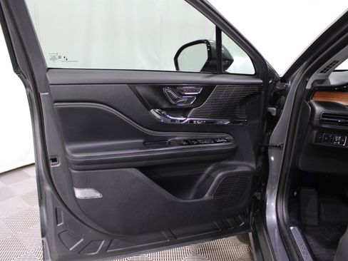 Certified 2022 Lincoln Corsair Reserve image 5