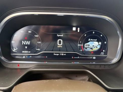 Used 2022 GMC Yukon SLT w/ SLT Luxury Package image 30