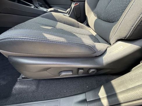 Used 2025 Subaru Forester Premium image 12