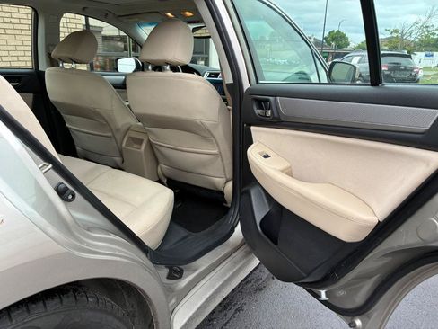 Used 2017 Subaru Legacy 2.5i Premium w/ Moonroof Package AWD/4WD image 22
