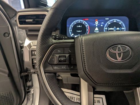 Used 2025 Toyota Tacoma Limited image 17