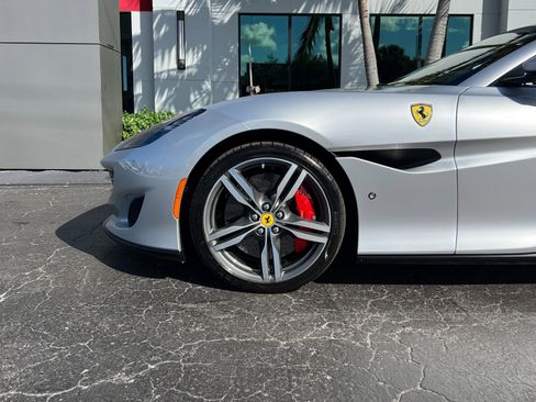 Used 2019 Ferrari Portofino image 23