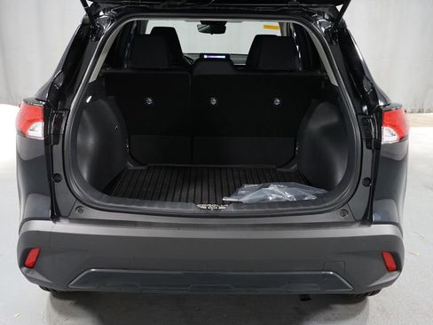 Certified 2025 Toyota Corolla Cross LE image 33