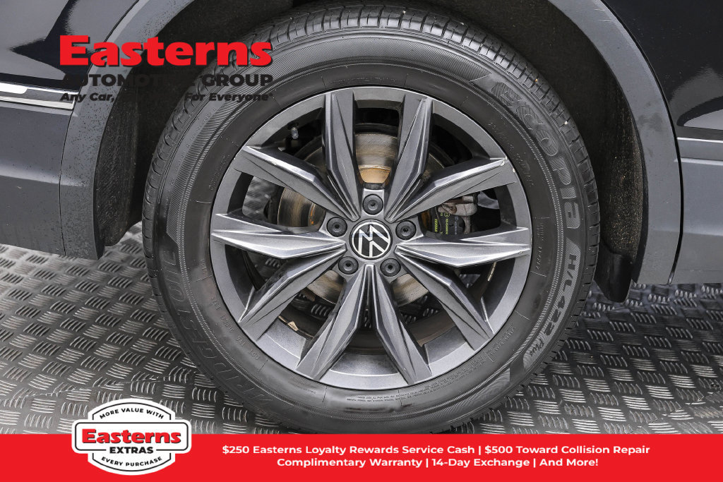Used 2023 Volkswagen Tiguan SE AWD/4WD image 30