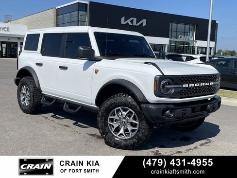 Used 2025 Ford Bronco Badlands image 1