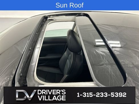 Used 2023 Nissan Sentra SR w/ SR Premium Package FWD image 19