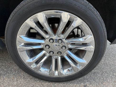 Used 2020 Cadillac Escalade Premium Luxury w/ LPO, Radiant Package AWD/4WD image 8