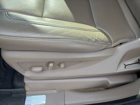 Used 2018 GMC Yukon XL SLT w/ Open Road Package image 20