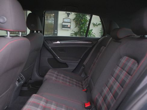 Used 2017 Volkswagen GTI Sport image 31