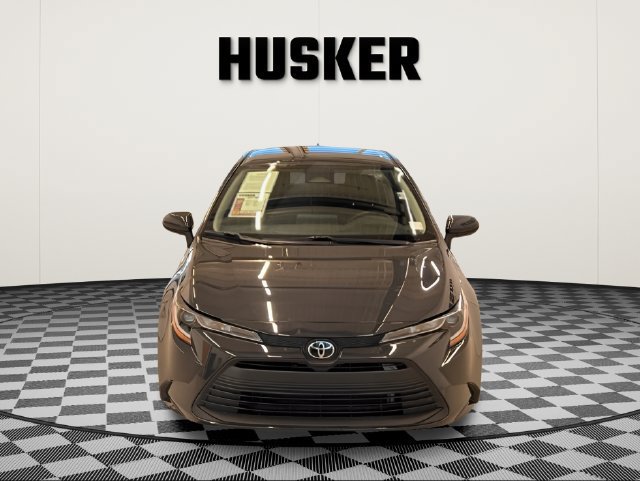 Used 2026 Toyota Corolla LE FWD image 3