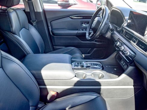 Used 2023 Honda Pilot Touring image 8
