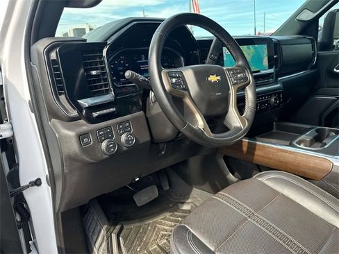 Used 2024 Chevrolet Silverado 2500 High Country w/ High Country Premium Package image 21