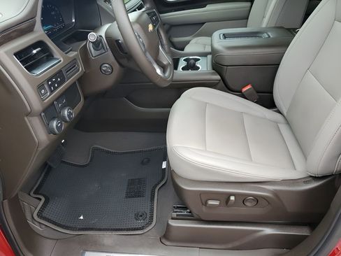 Used 2024 Chevrolet Tahoe LT w/ Luxury Package image 32