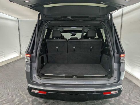 Used 2024 Jeep Grand Wagoneer Series III image 34