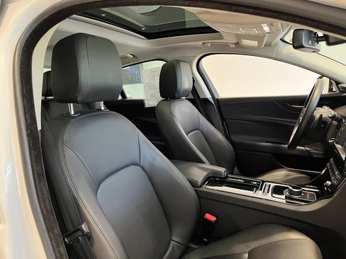 Used 2018 Jaguar XE Premium AWD/4WD image 24