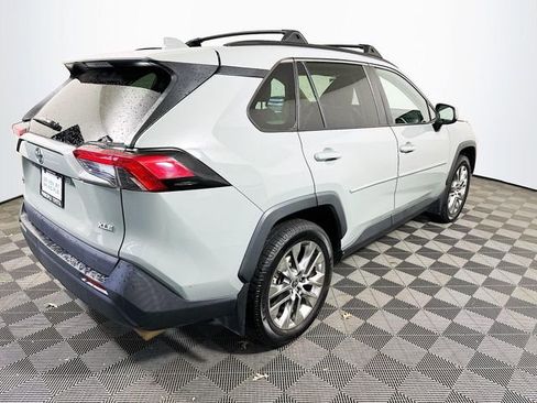 Used 2021 Toyota RAV4 XLE Premium image 8
